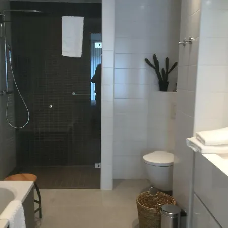 Aan De Haven Bed & Breakfast